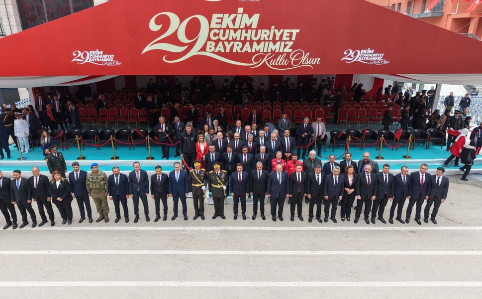 Cumhuriyet’in 103. Yılı Atatürk Caddesi’nde Coşkuyla Kutlandı!