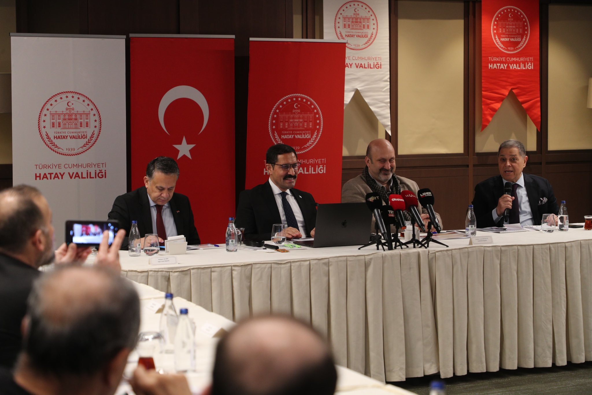 Any Conv.com H Apc A E4Ao A A T T Uq