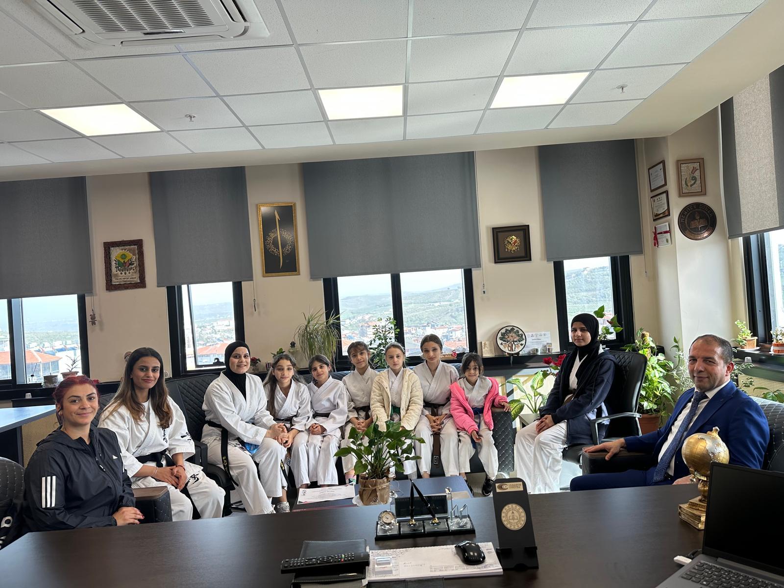 Any Conv.com H B Xk F C Lbc A Y Cd49