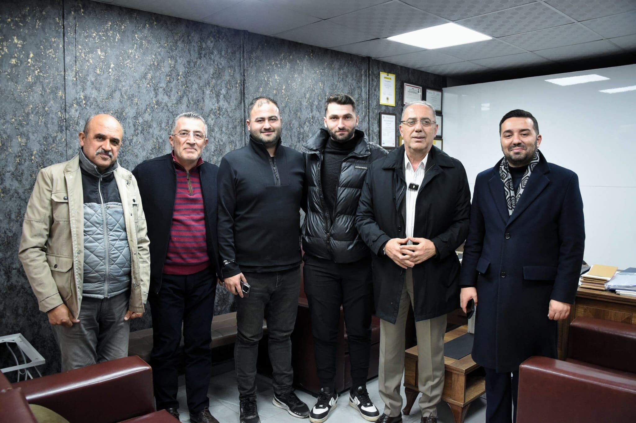 Any Conv.com H C Ax32 E W U A Azgv P