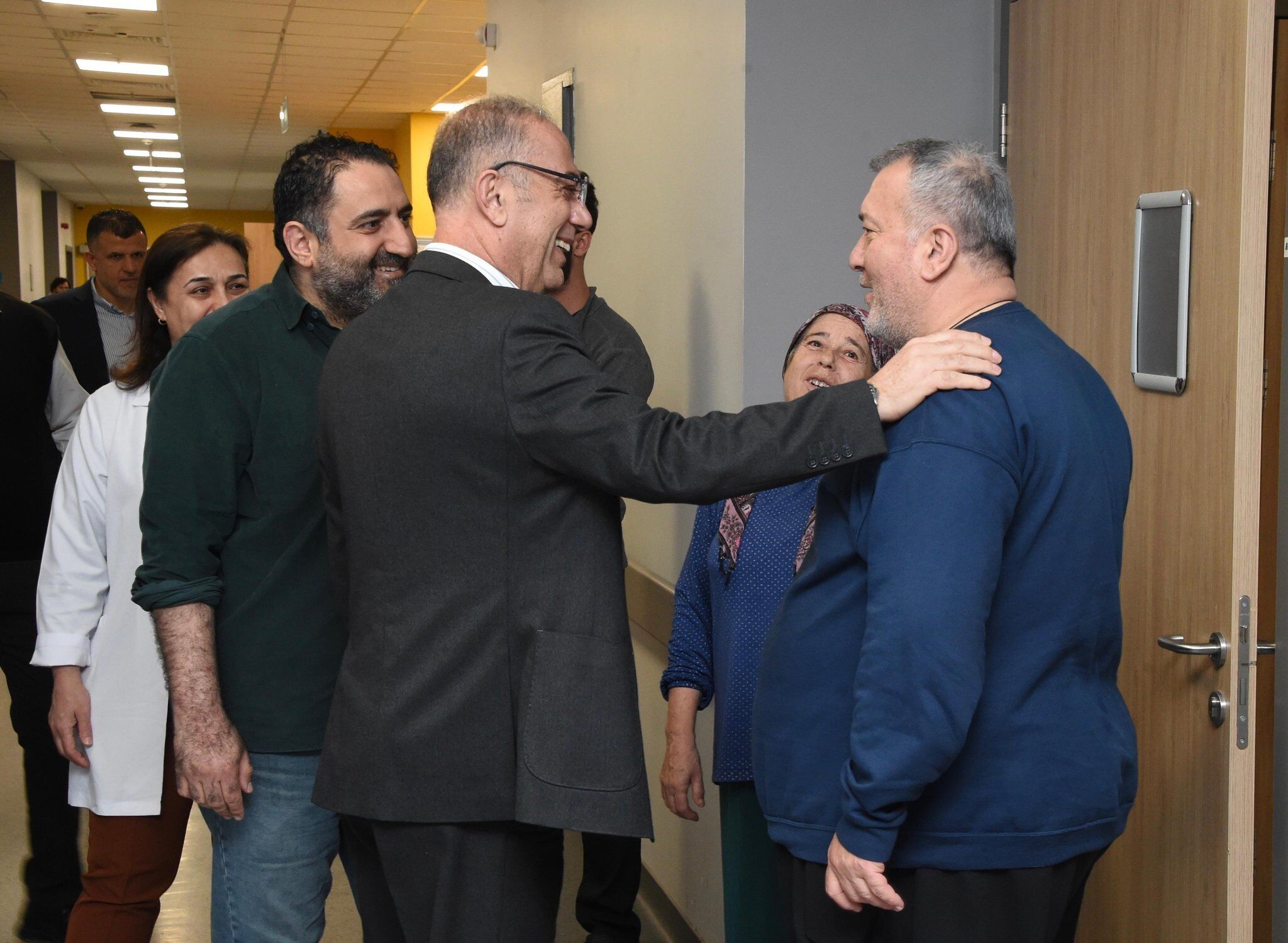 Any Conv.com H C Jr42X W A A Eon Z O