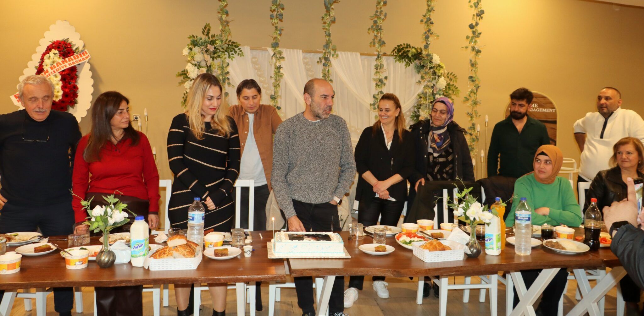 651711952 10165443311764672 9037577471713672967 N 2048X1006