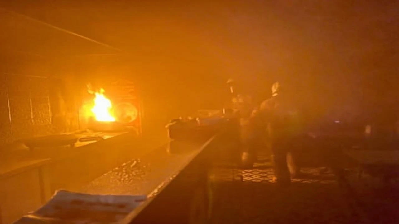 Antakyada Kizartma Makinesinden Cikan Yanginda Donercide Alevler Yukseldi 1773261304