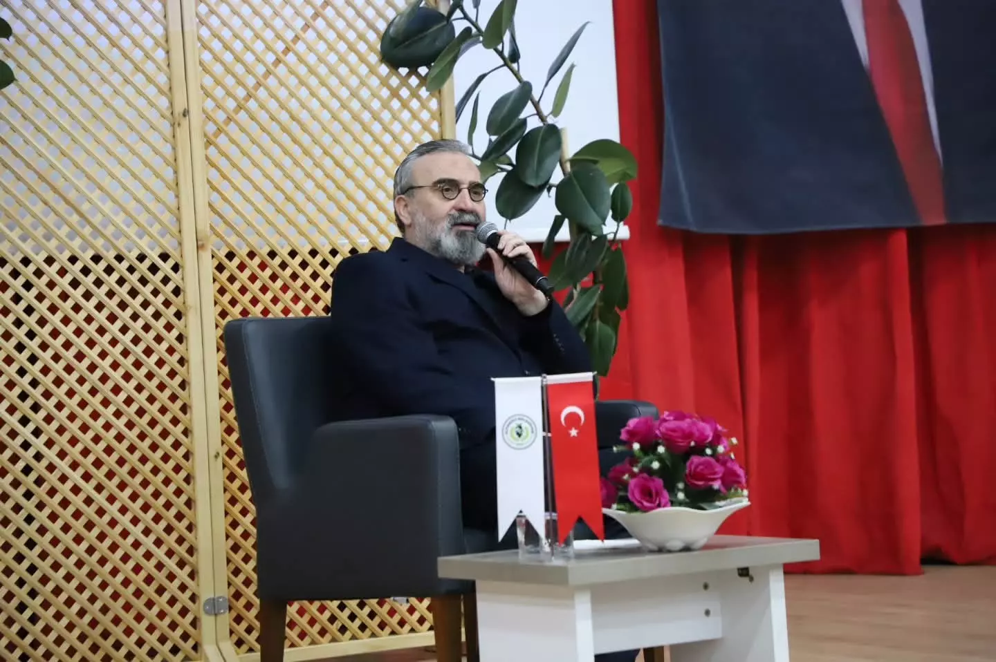 Any Conv.com H C9Mify X E A A0N0P