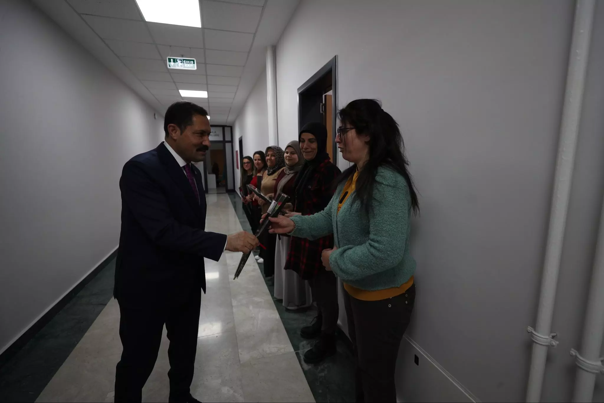 Any Conv.com H C9R Fd8 X Y A A4 Oh X