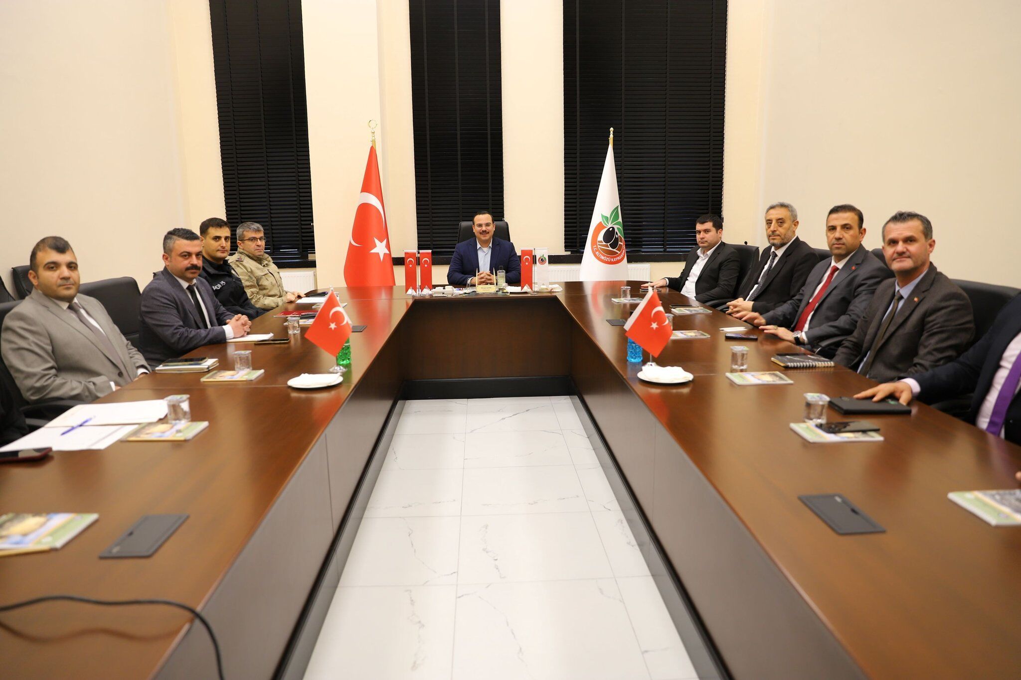 Any Conv.com H Ck R T R Y W E A A W R Zc