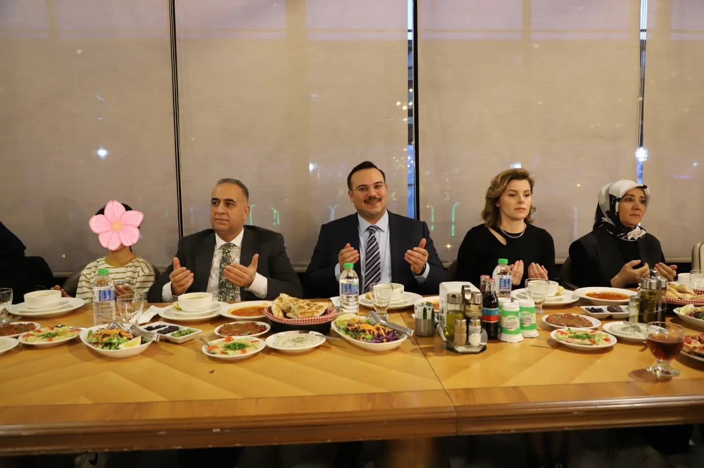 Any Conv.com H Cqg Gc Pb U A Ai V A K