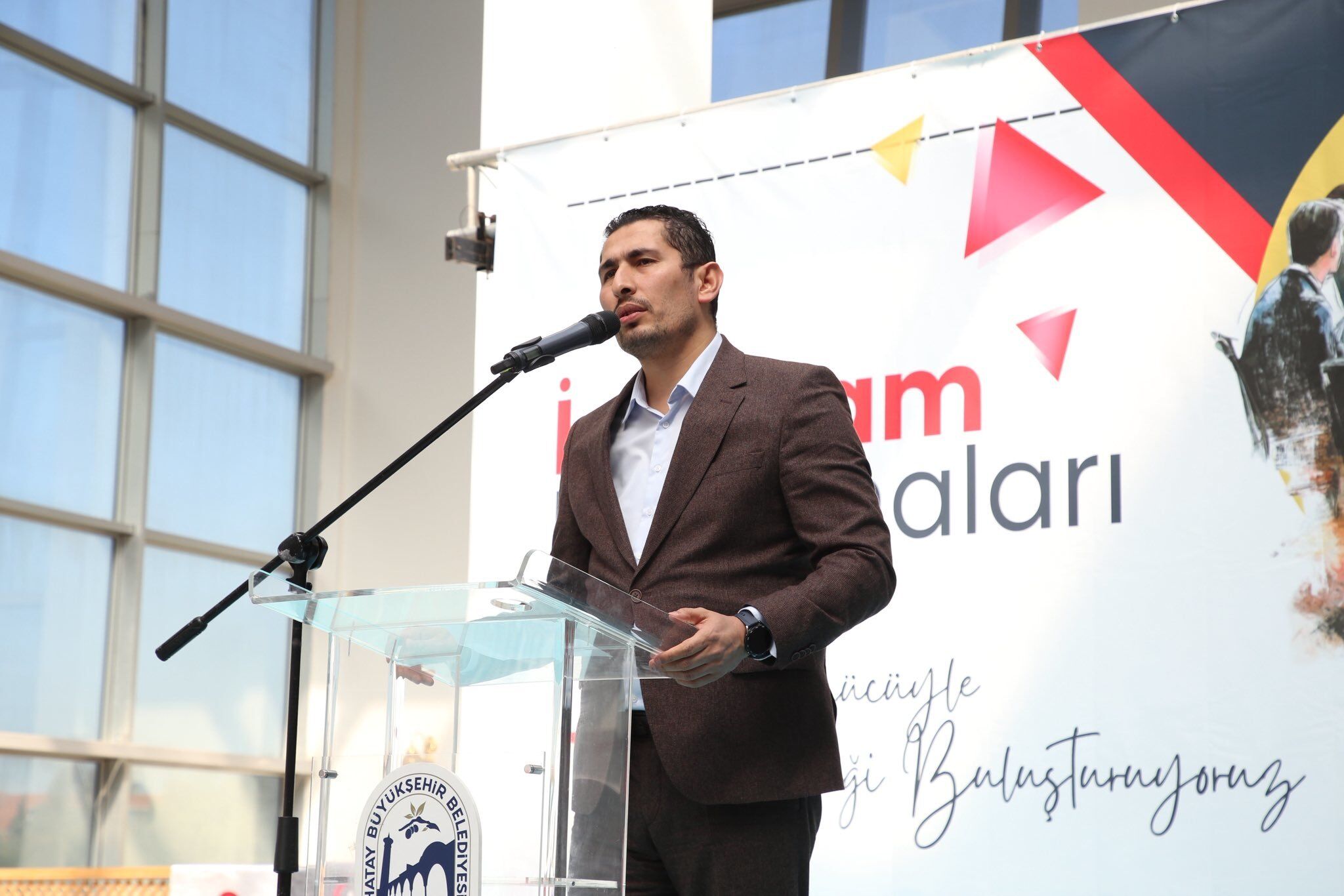 Any Conv.com H D Mvbyx Ws A E Uh V2