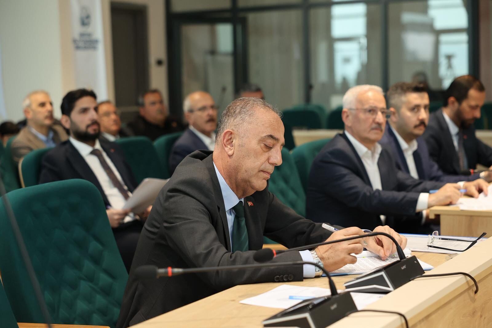 Any Conv.com H D Nyz Xc W U A A I V Q