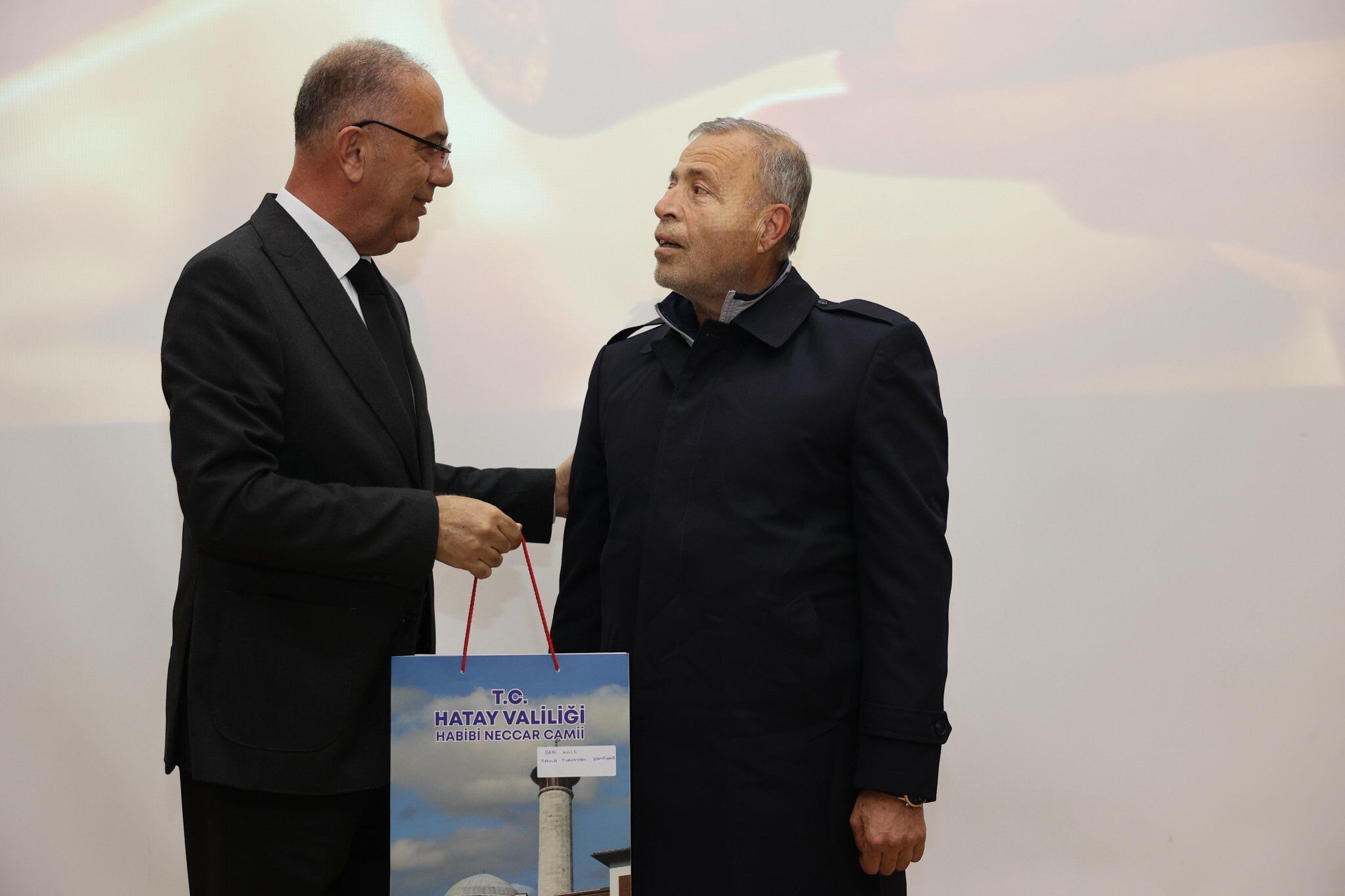 Any Conv.com H E L C Uwoa I A Uz F