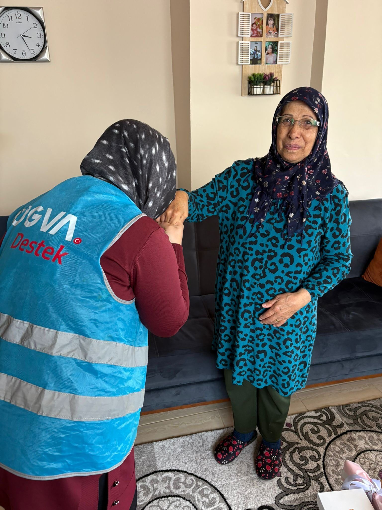 Any Conv.com H E L2Je0 X Y A Ax6P6