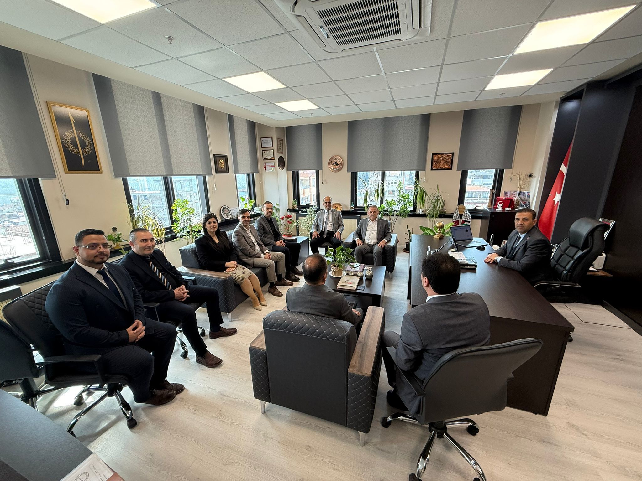 Any Conv.com H E Pl Yfm X I A Axnw G