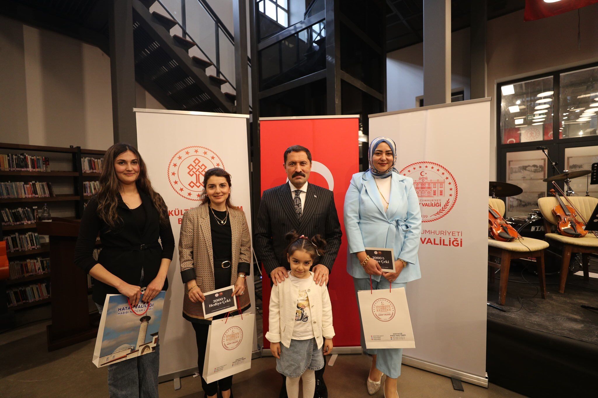 Any Conv.com H Eu9X1 T X I A Al X R9