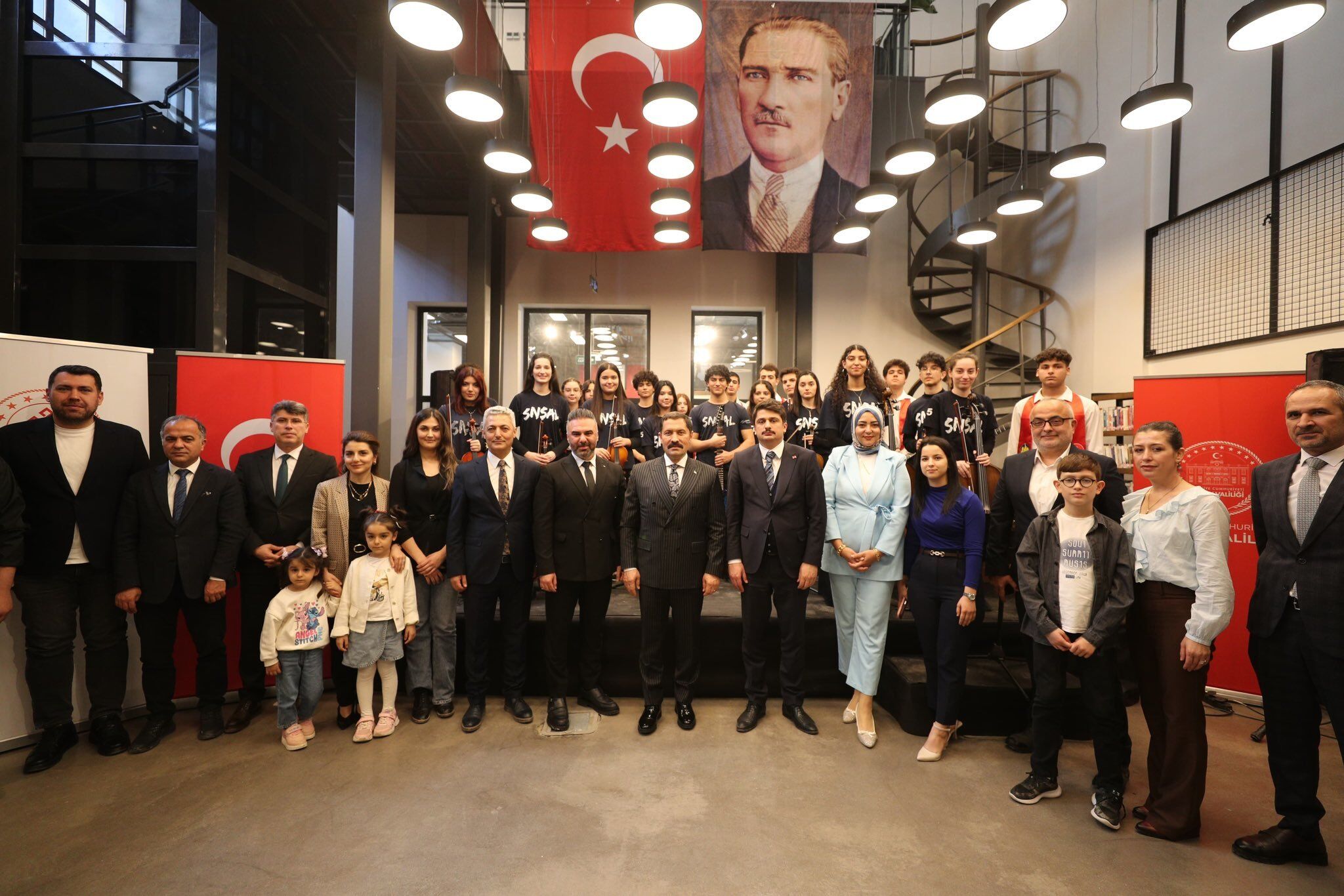 Any Conv.com H Eu9X1 U Wk A A 1O1