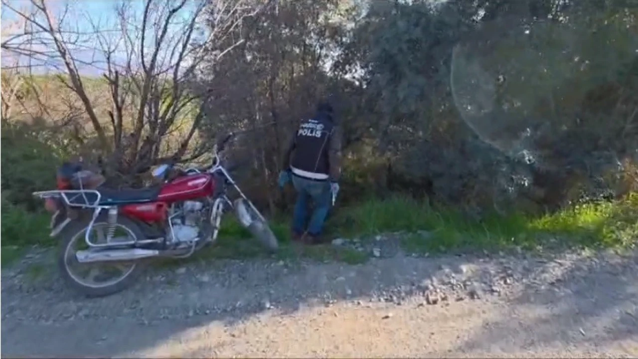 Portakal Bahcesinde Gerceklesen Uyusturucu Alisverisine Polis Ekiplerinden Baskin 175 Kilogram Kimyasal Uyusturucu Ham Maddesi Ele Gecirildi 4 1773386714