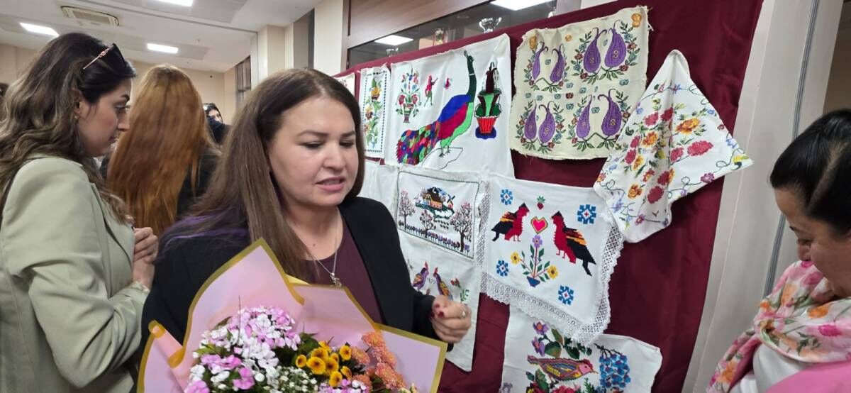 2A4B7E4D B519 41B8 Bc56 Dfdcfee84A75 69Ef21381A2D5