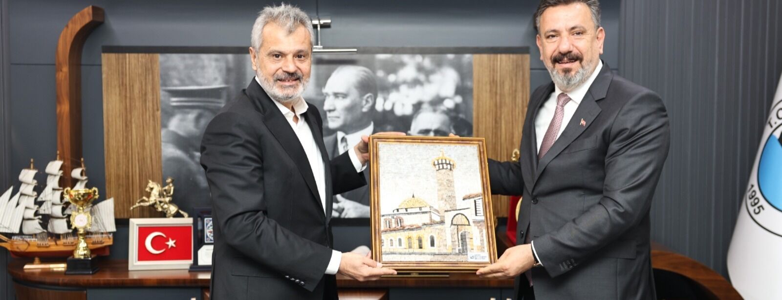 551Aa74D 173E 40Ba 9Fc6 B56E5B58F599