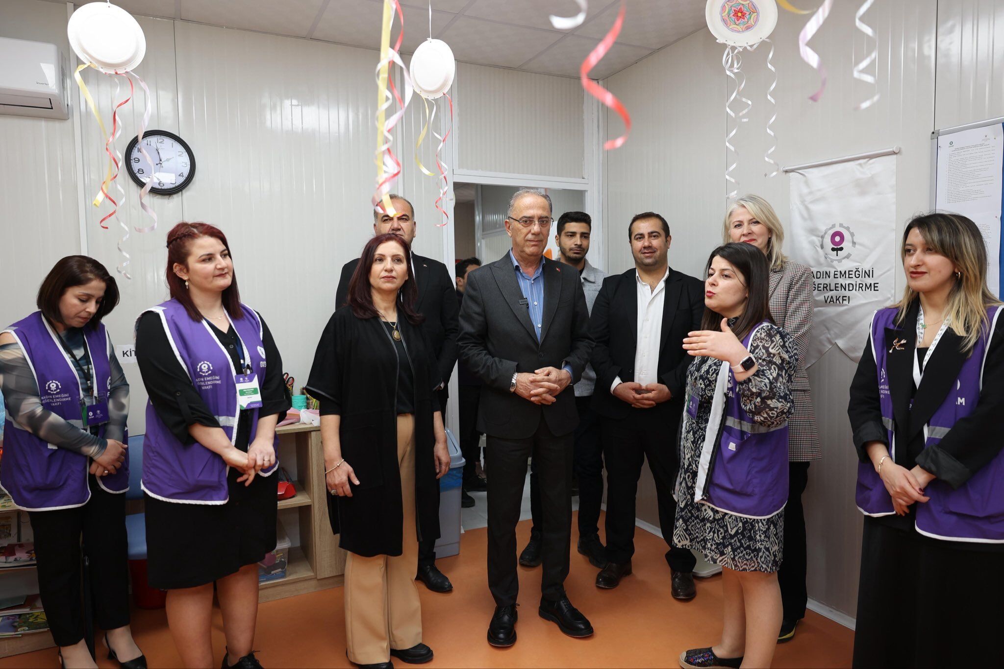 Any Conv.com H E 0Wi O X Y A A Urty