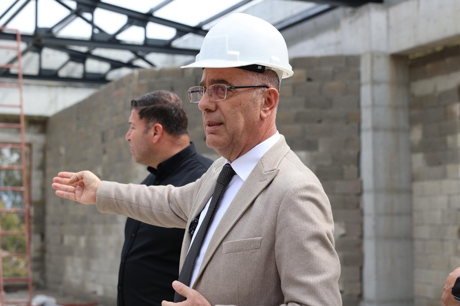 Any Conv.com H E0Zwqk X Q A E6 V Ey