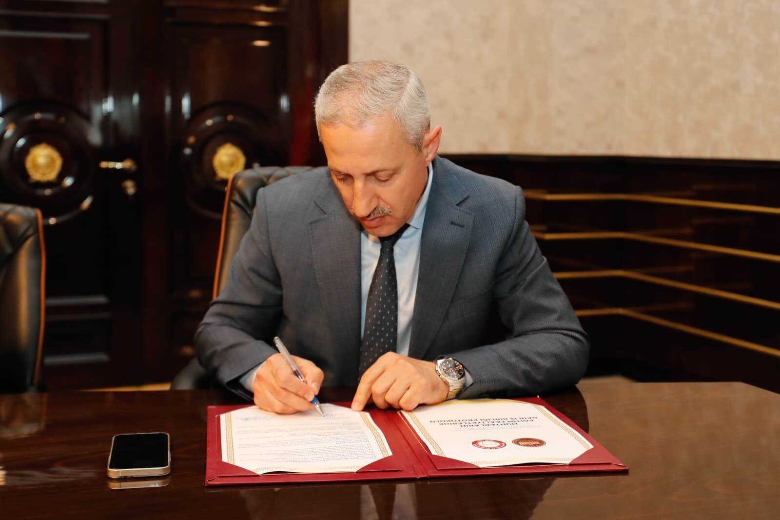 Any Conv.com H E992Ek X Y A A H Pi Q