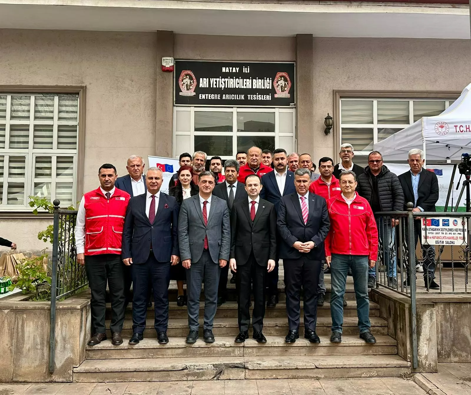 Any Conv.com H F N T Z5E Xw A A M P Bb