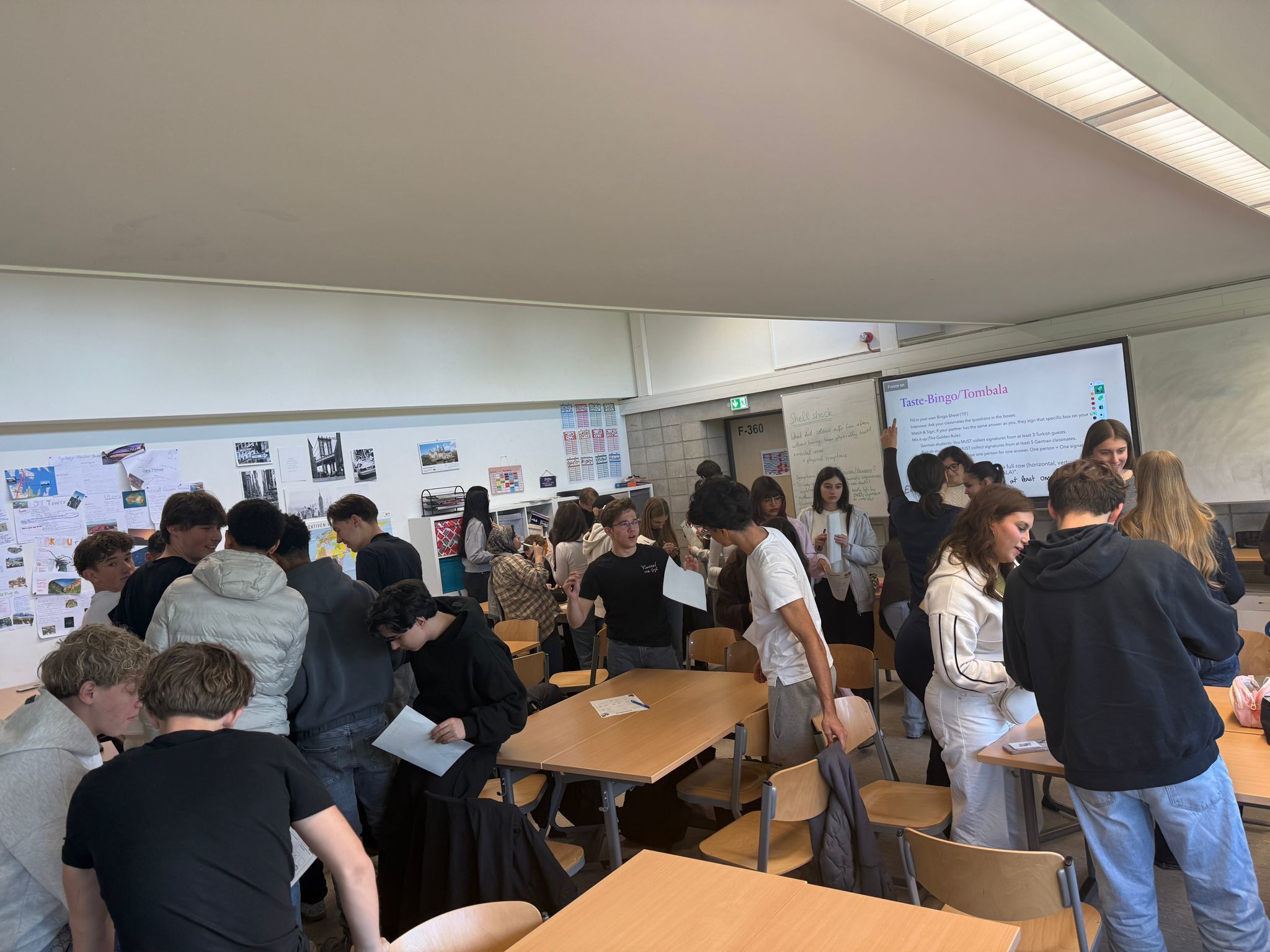 H F72Buo W Y A A Hn0J