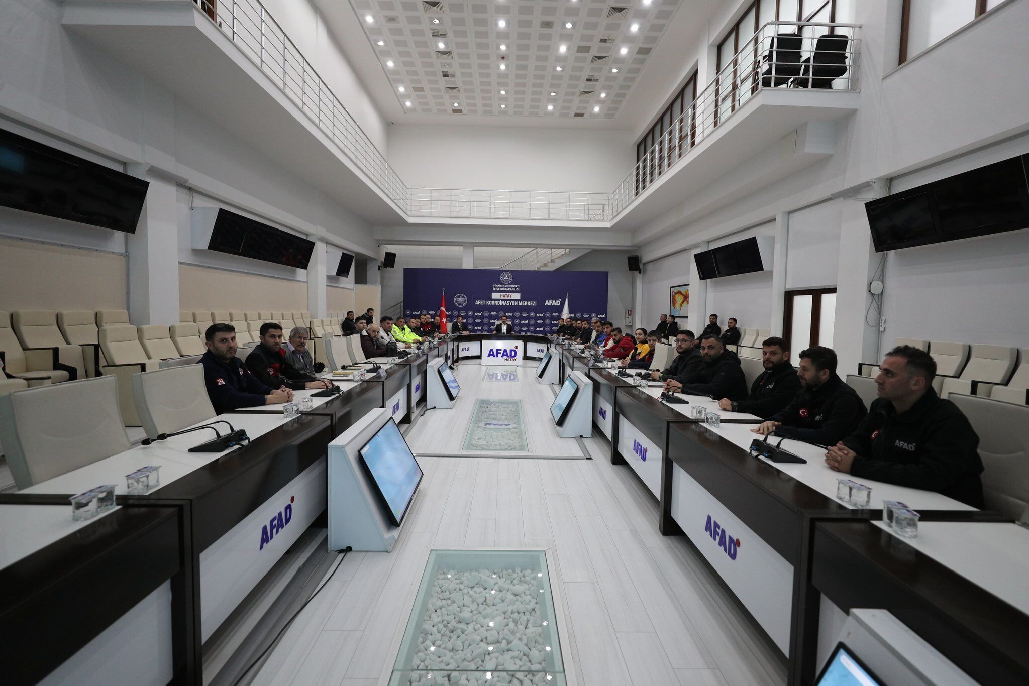 H Fffq O L W4 A A L Y Hv