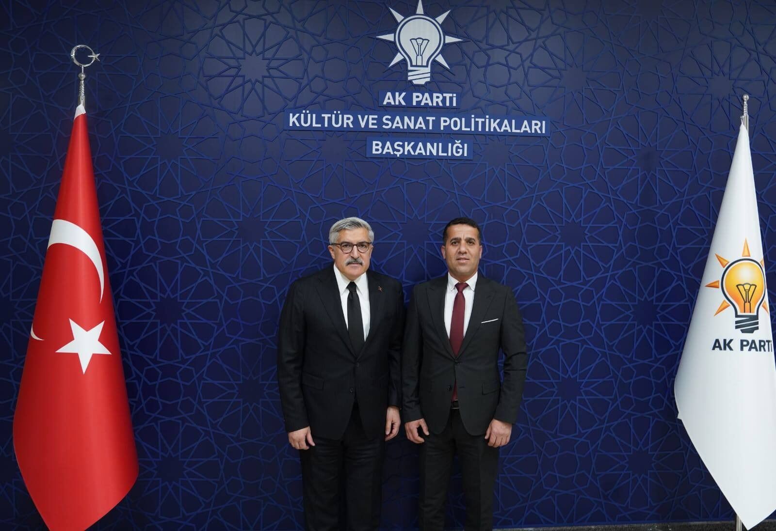 H Fie8X Bak A Id0 Y2