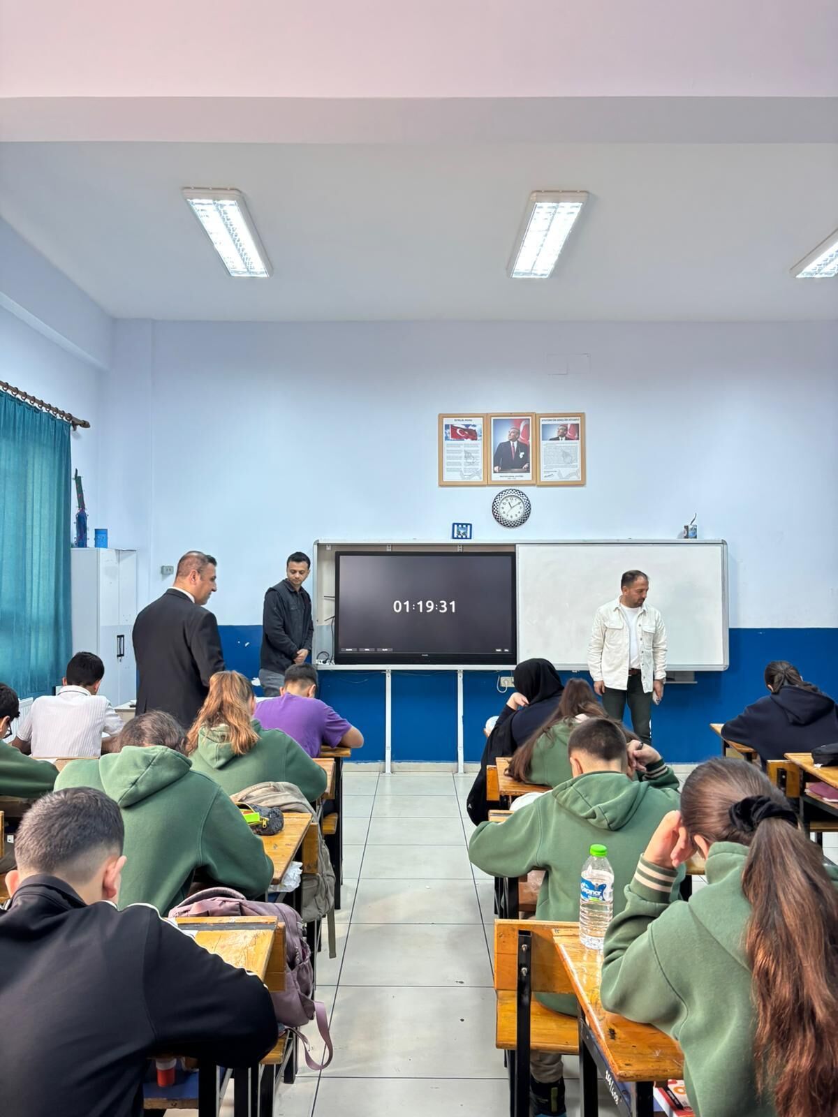 H Gavf8K X U A At O Wx