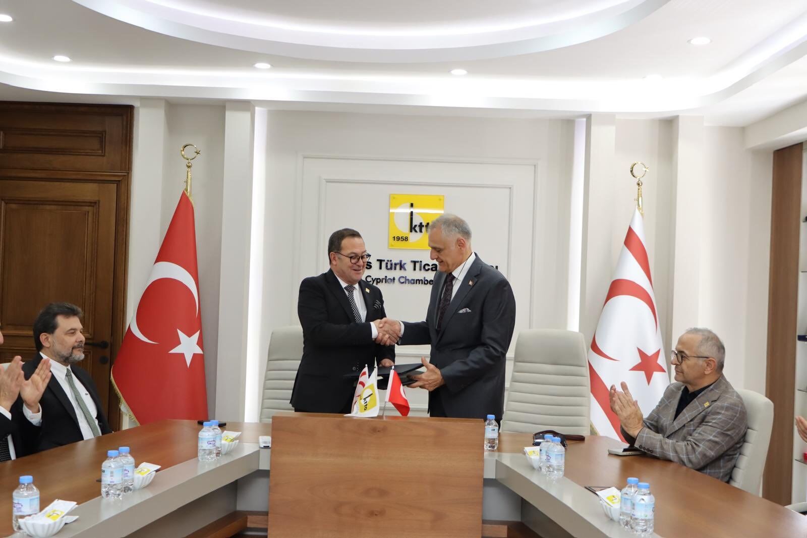 H Gb P Iv Z W Y A A8O Sq