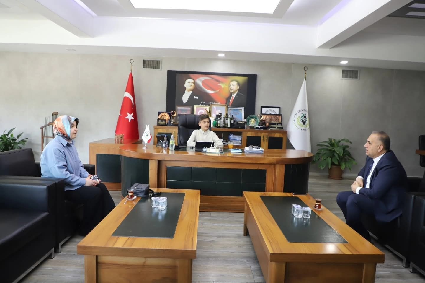 H Gf J So W U A A7 P V A