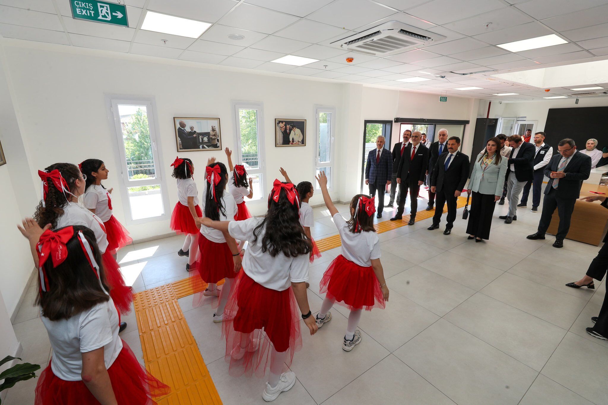 H Gljv W X W Q A Apr U E