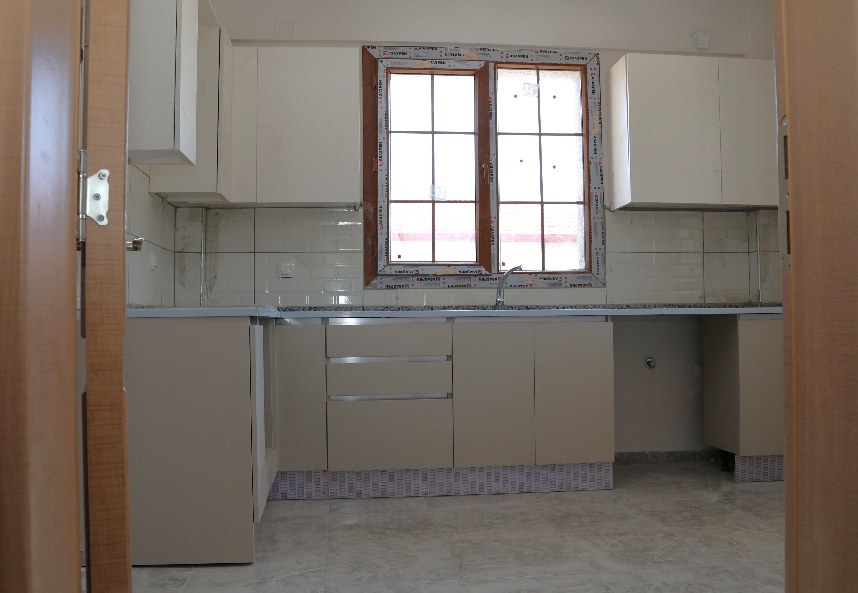 R L8 A3701 20260414184650898