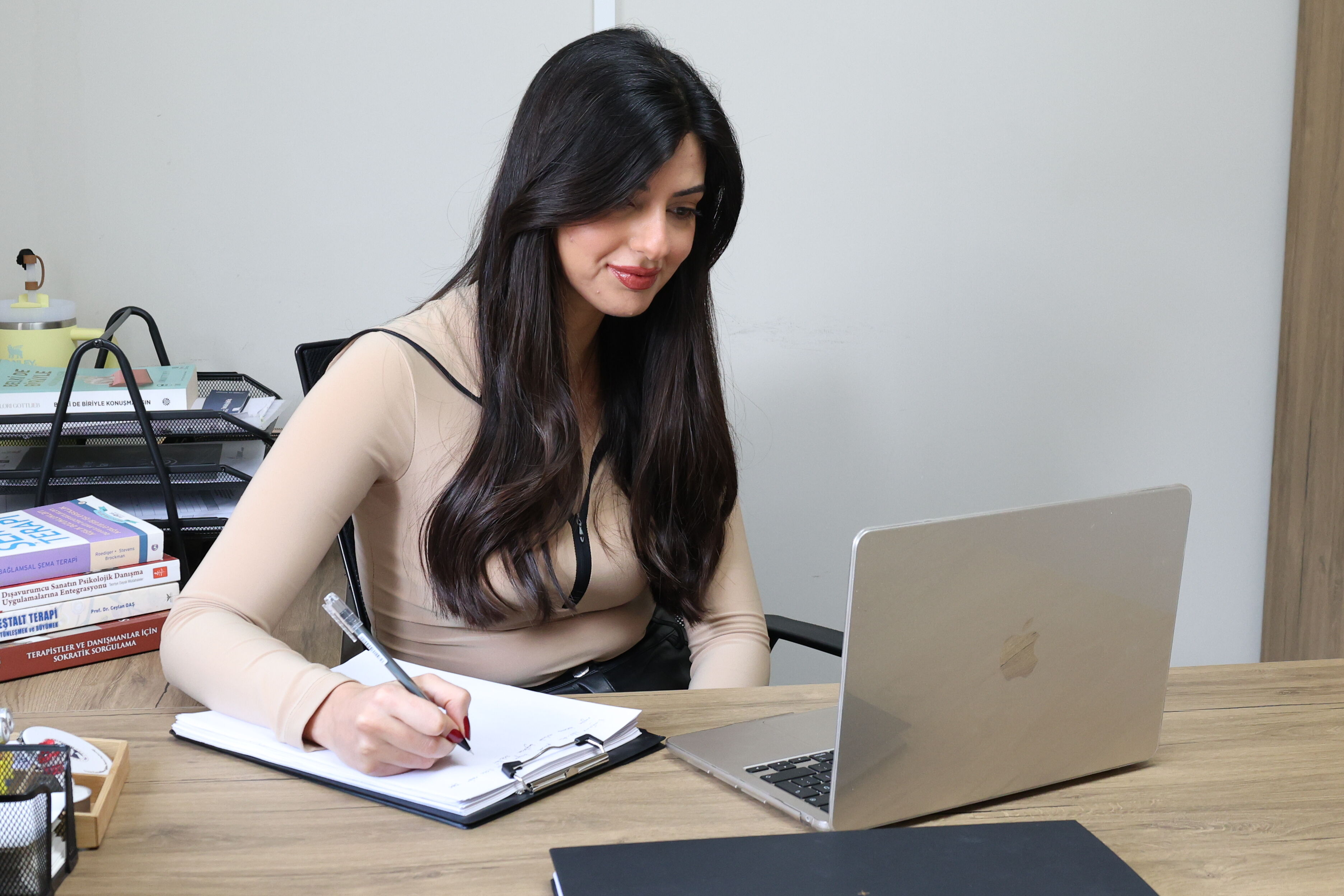 R L8 A6293 20260421163052318